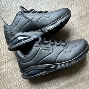 Skechers Men's Gray Sneakers